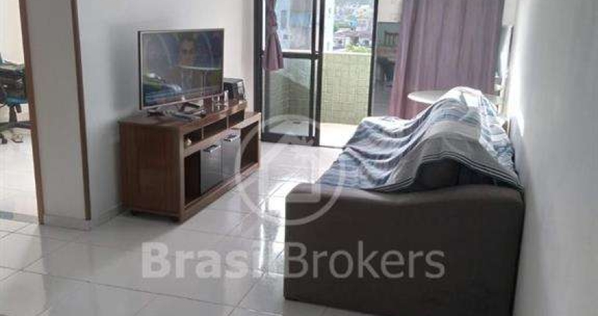 Ótimo apartamento juntinho à Geremário Dantas