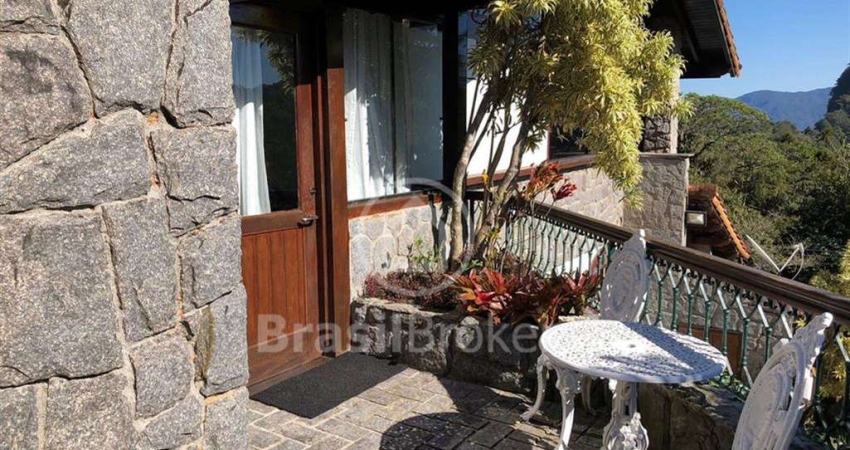 Casa à venda com 108,00m² e 4 quartos em Quitandinha, Petrópolis - rj