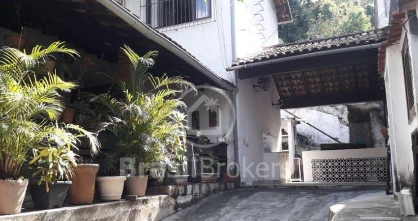 Casa à venda com 672,00m² e 4 quartos em Freguesia (Jacarepaguá), Rio de Janeiro - rj