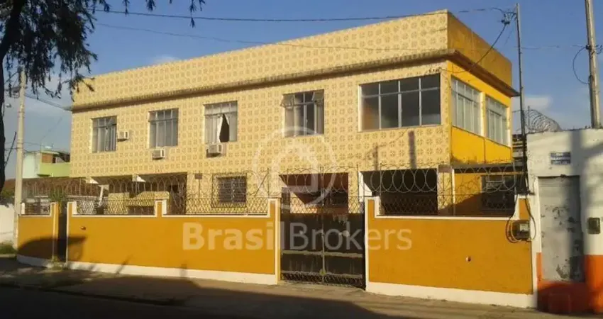 Casa 4 quartos, sendo 1 suíte
