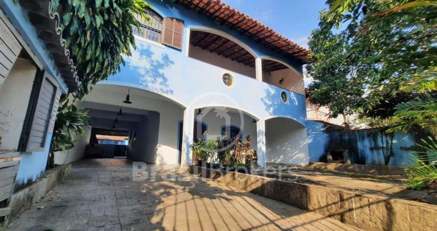Casa de Condomínio à venda com 350,00m² e 5 quartos em Taquara, Rio de Janeiro - rj