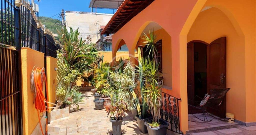 Casa 4 quartos, sendo 1 suíte