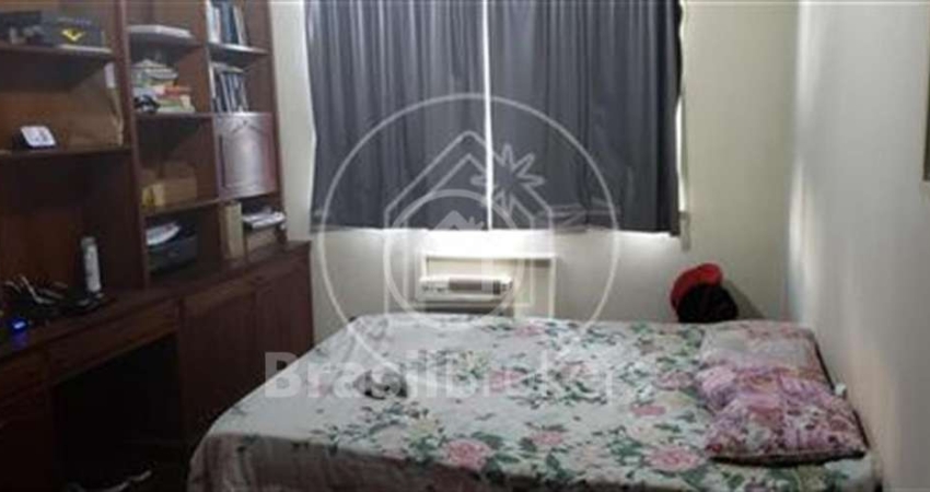 CONDOMINIO DO ESPIRITO SANTO - Apartamento 4 quartos, sendo 1 suíte
