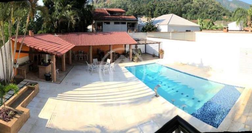 Casa de Condomínio 4 quartos, sendo 2 suítes