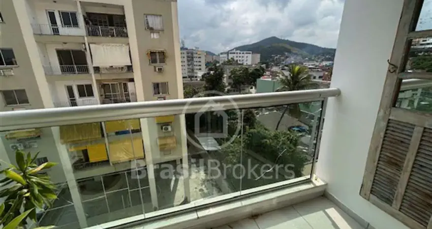 Ótimo apartamento em condomínio fechado 02 quartos, 01 suíte em localização  privilegiada no Bairro  da Taquara.
