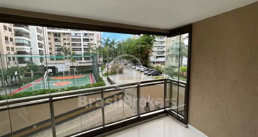 CONDOMÍNIO ATELIER TRÊS RIOS: Lindo apartamento todo reformado, 04 quartos, com total infraestrutura.