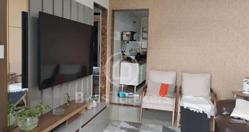 Apartamento térreo, 2 qtos  com varanda, pronto para morar