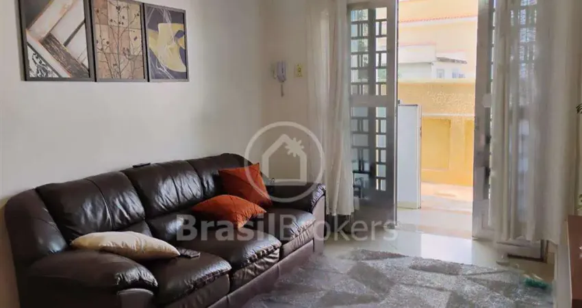 Apartamento à venda com 2 quartos e varanda na taquara - jacarepaguá