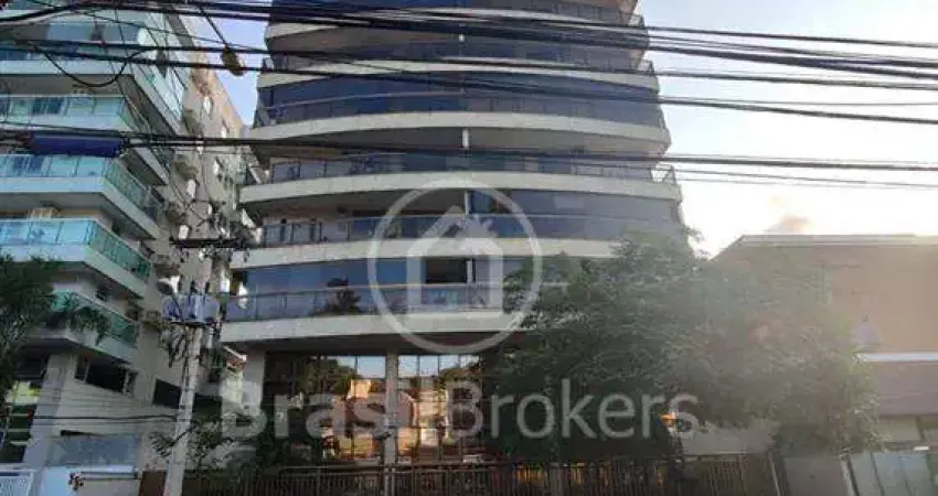 Cobertura Duplex 4 Dormitórios 2 suítes com Dependência completa