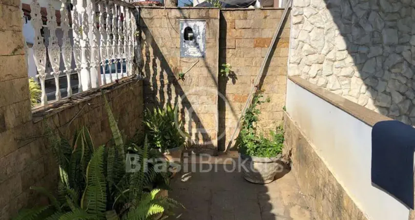 Casa de Vila à venda com 250,00m² e 3 quartos em Freguesia (Jacarepaguá), Rio de Janeiro - RJ