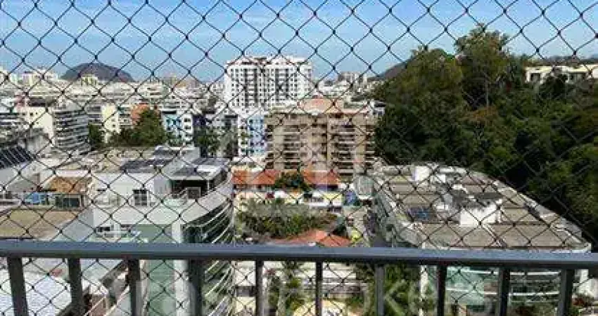 Apartamento de 2 quartos em condomínio fechado na freguesia com infratotal.