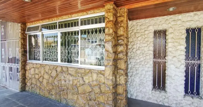 Casa linear 3 quartos, 1 suítes, 2 vagas  condomínio fechado. para você e sua família.