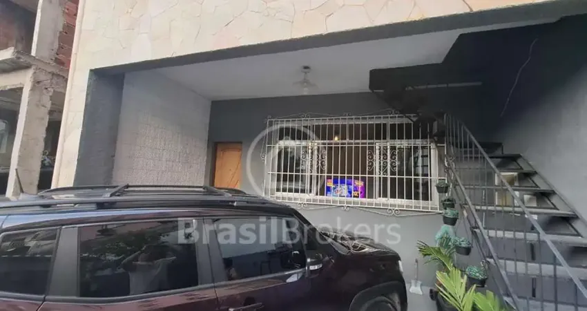 Casa de vila na praça seca próximo ao comércio central do bairro