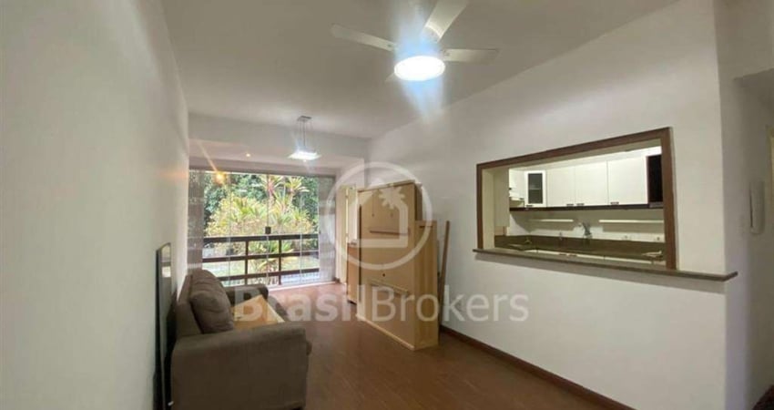 EXCLUSIVIDADE!! Apartamento de 3 quartos, 1 sute, dependência completa pronto para entrar e morar no Jardim Guanabara !