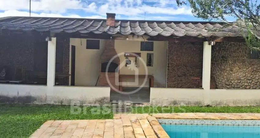 Casa à venda com 600,00m² e 4 quartos em Jardim Guanabara, Rio de Janeiro - RJ