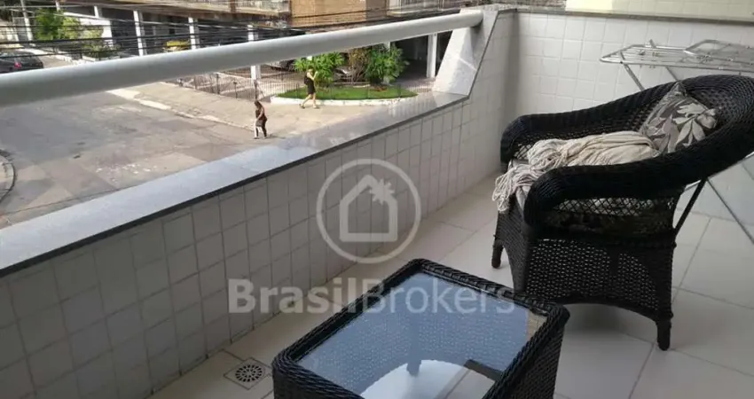Aparatamento amplo 01 quarto, varanda, elevador 52 m²