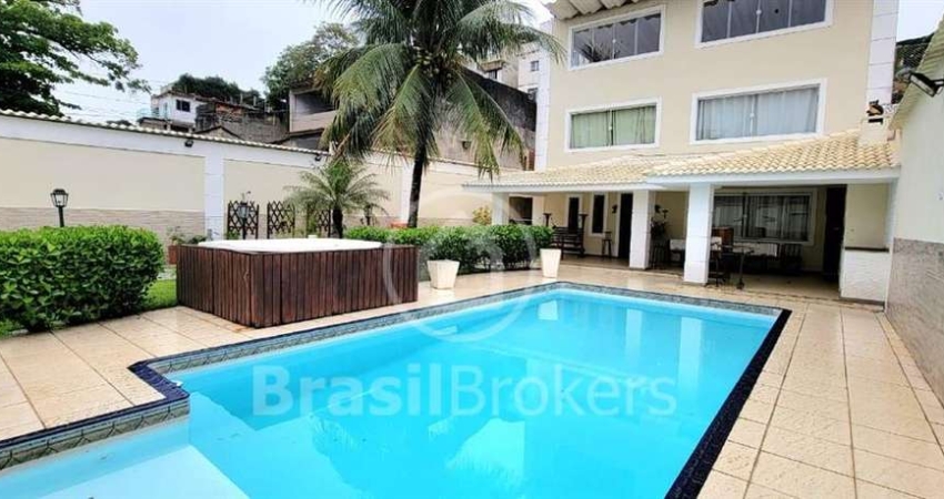Casa à venda com 414,00m² e 5 quartos em Bancários, Rio de Janeiro - rj