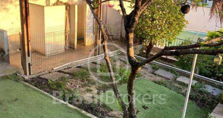 Casa à venda com 256,00m² e 4 quartos em Jardim Carioca, Rio de Janeiro - rj