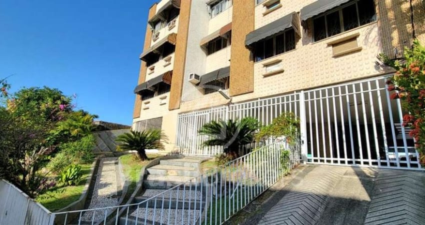 APARTAMENTO TRÊS QUARTOS, SENDO UMA SUITE E DEP COMPLETA
