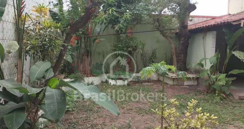 Casa à venda com um excelente quintal
