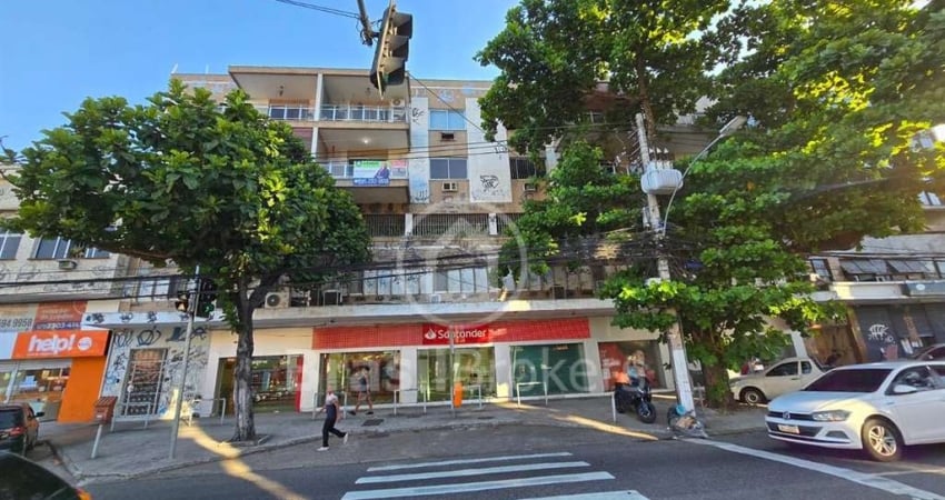 Ótimo apartamento com elevador, varanda e 2 quartos Jardim Guanabara