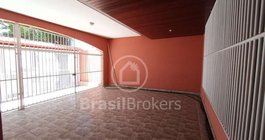 Fantástica Propriedade com Duas Casas à venda na Freguesia.