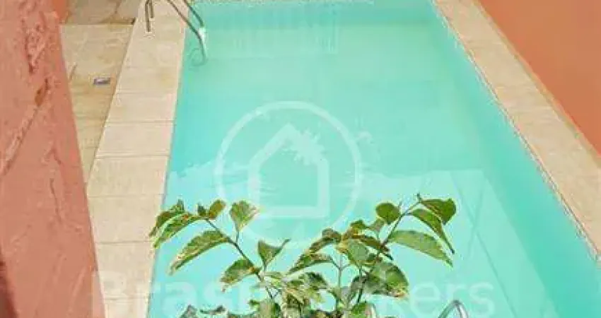 Fantástica propriedade com duas casas à venda na freguesia.