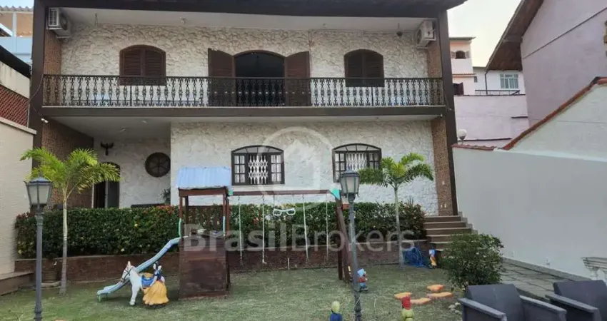 Casa à venda com 313,00m² e 5 quartos em Jardim Guanabara, Rio de Janeiro - rj