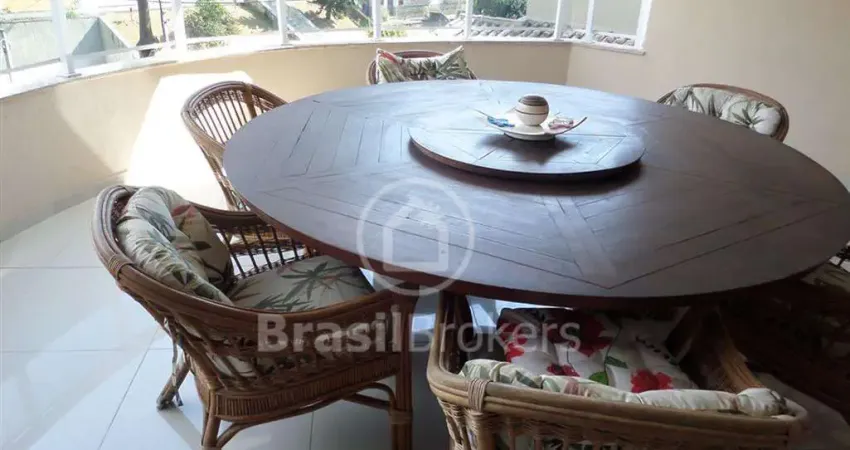 Casa à venda com 562,00m² e 5 quartos em Jardim Guanabara, Rio de Janeiro - rj