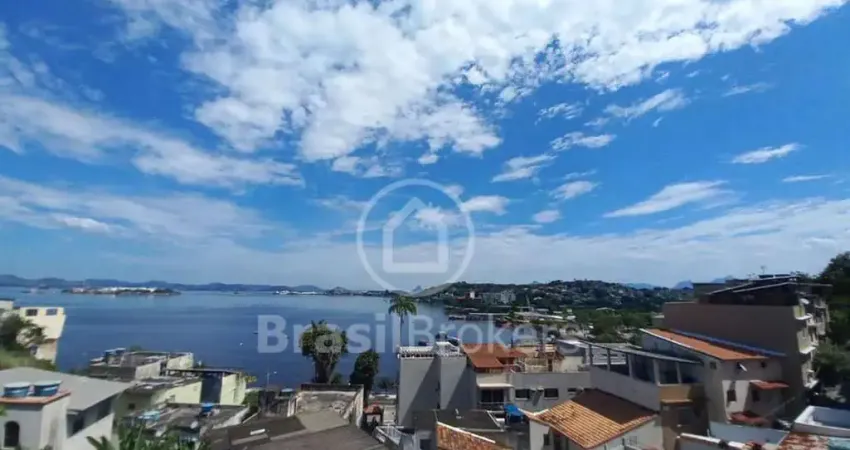 Apartamento Tipo Casa a Venda no Cocotá