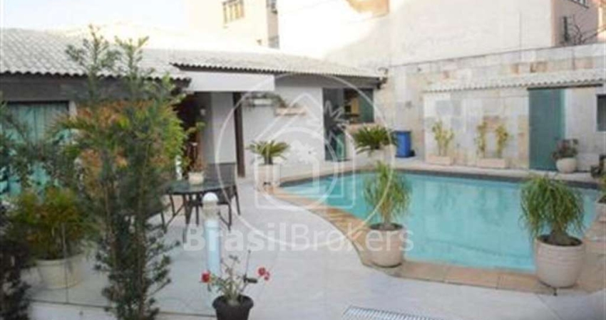 Casa à venda com 289,00m² e 4 quartos em Jardim Guanabara, Rio de Janeiro - rj