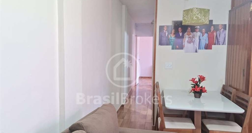 ÓTIMO APARTAMENTO EM CONDOMÍNIO FECHADO