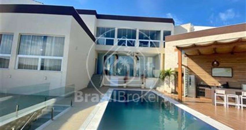Casa à venda com 560,00m² e 4 quartos em Jardim Guanabara, Rio de Janeiro - rj
