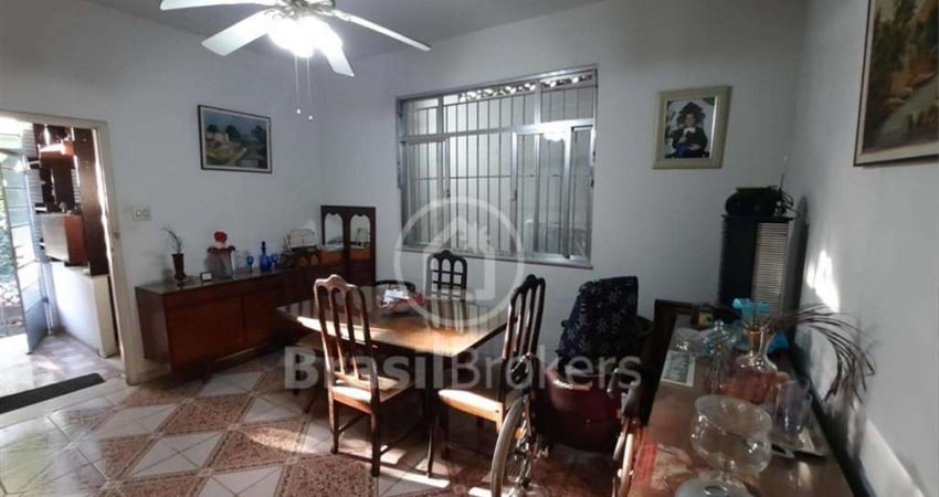 Casa à venda com 374,00m² e 3 quartos em Jardim Carioca, Rio de Janeiro - rj