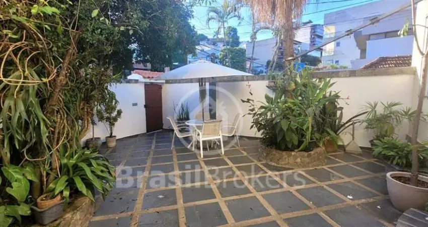 Magnífico Apartamento Tipo Casa no Bairro Jardim Guanabara