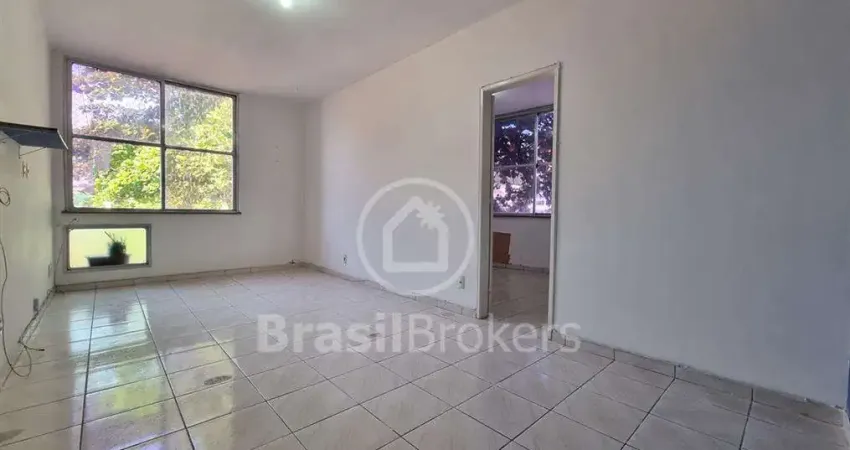 Apartamento de 1 quarto junto a todo comércio e condução do bairro