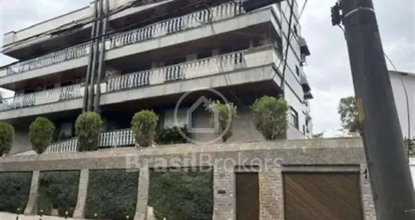 EXCLUSIVIDADE! AMPLA OPORTUNIDADE – 166m² – FRENTE LIVRE – 2 VAGAS – LOCALIZAÇÃO PRIVILEGIADA!