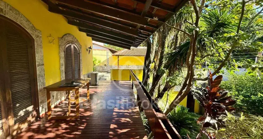 Casa 3 quartos, sendo 1 suíte