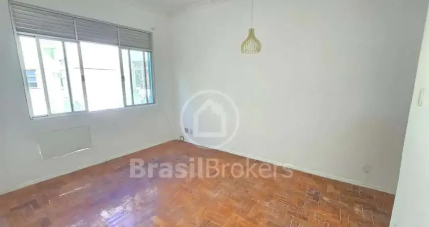 Lindo apartamento entrar e morar sala/1 quarto reformado Freguesia