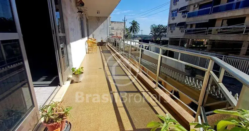 Apartamento de 03 quartos no Quebra-Coco bem pertinho do Iate clube !