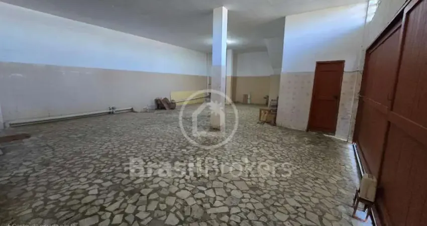 CASA BIFAMILIAR COM LINDA VISTA NO JARDIM GUANABARA - 5 QUARTOS - 395m²
