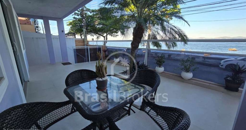 OPORTUNIDADE NA PRAIA DA RIBEIRA – CASA CINEMATOGRÁFICA COM VISTA DESLUMBRANTE!