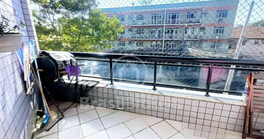 Excelente apartamento de 2 quartos, varanda e elevador em ótima localização no Tauá!