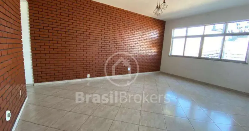 Magnifico apartamento de 3 quartos, suite e área de prisma com gourmet de frente para a linda vista da Praia da Bica!