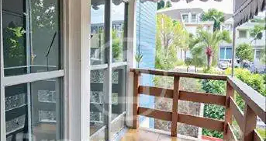 Amplo Apartamento com Varanda e Elevador - Localização Privilegiada!