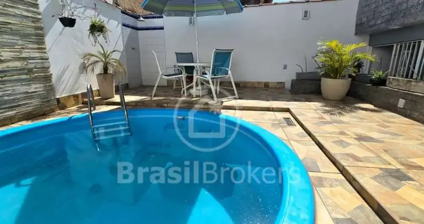 Casa village/portuguesa - quatro quartos , área de lazer com piscina e terraço