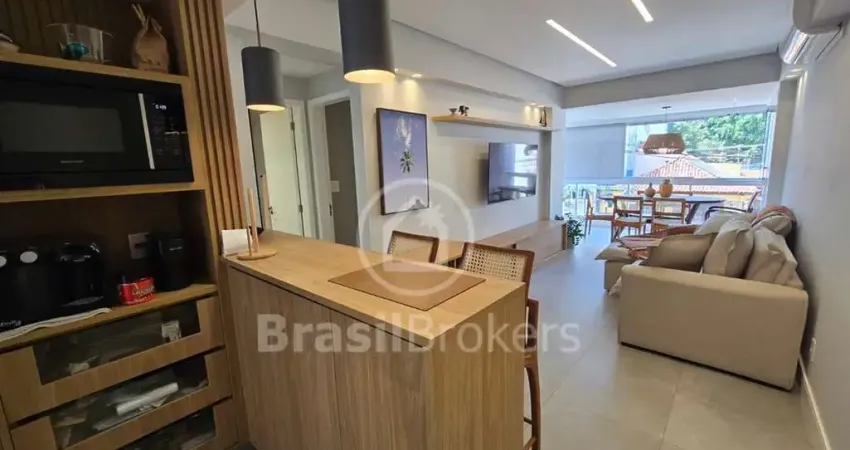 Apartamento alto luxo 2 quartos com varanda fechada com cortinas de vidro - ribeira - rj