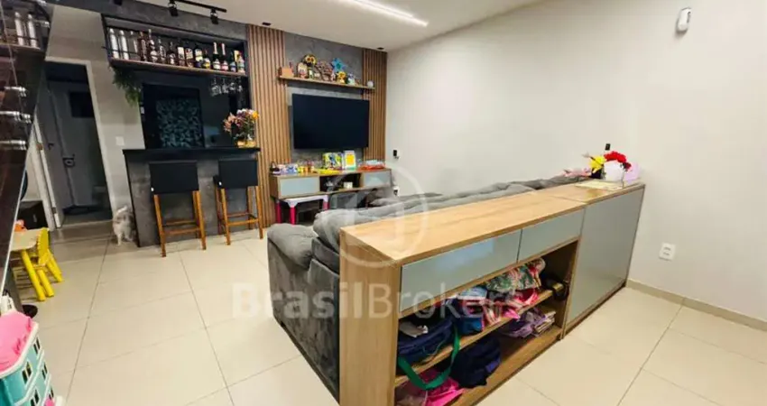 Casa modernizada e aconchegante em condomínio no bairro do  tauá