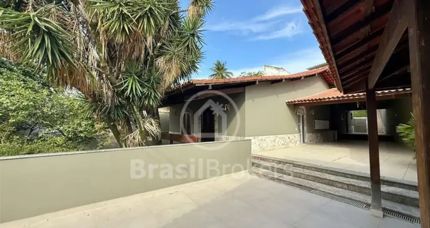 Casa com 3 quartos à venda na Rua Aureliano Pimentel, Jardim Guanabara, Rio de Janeiro