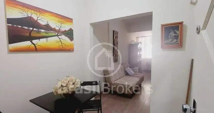 Apartamento a venda  quarto e sala na Rua Figueiredo Magalhães!